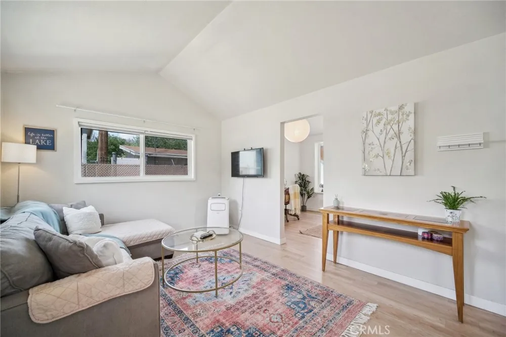 18133 Ellstree Drive Lake Hughes, CA 93532