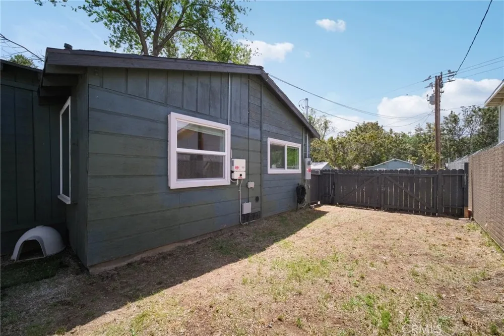 18133 Ellstree Drive Lake Hughes, CA 93532
