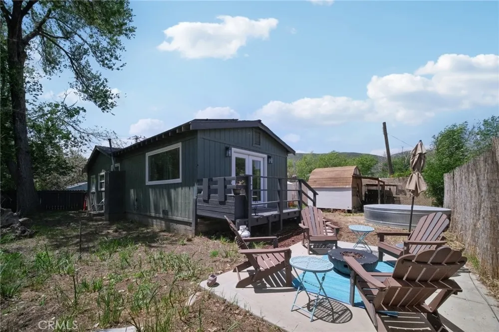 18133 Ellstree Drive Lake Hughes, CA 93532