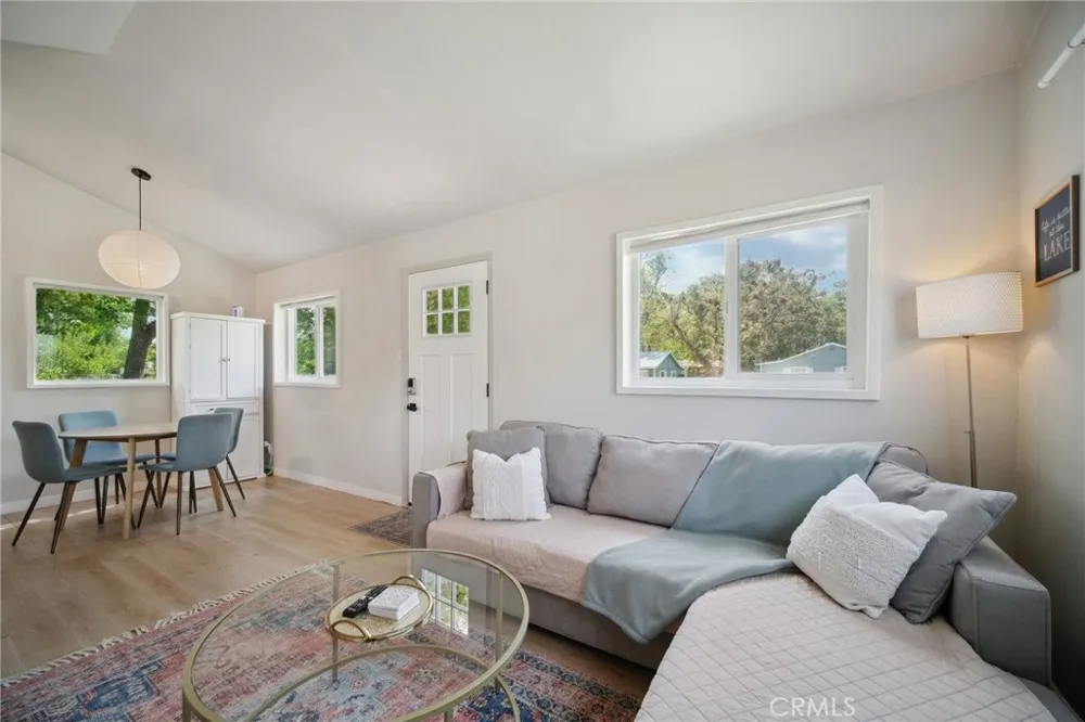 18133 Ellstree Drive Lake Hughes, CA 93532