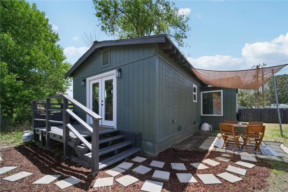 18133 Ellstree Drive Lake Hughes, CA 93532