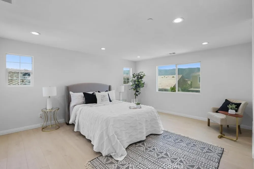 29305 Catalpa Lake Elsinore, CA 92530