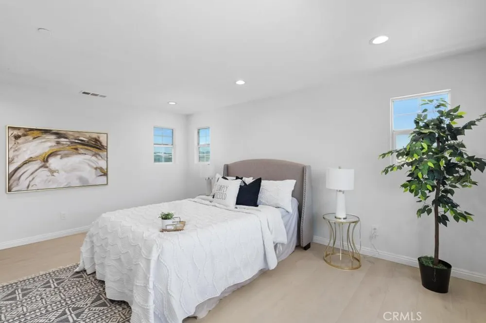 29305 Catalpa Lake Elsinore, CA 92530