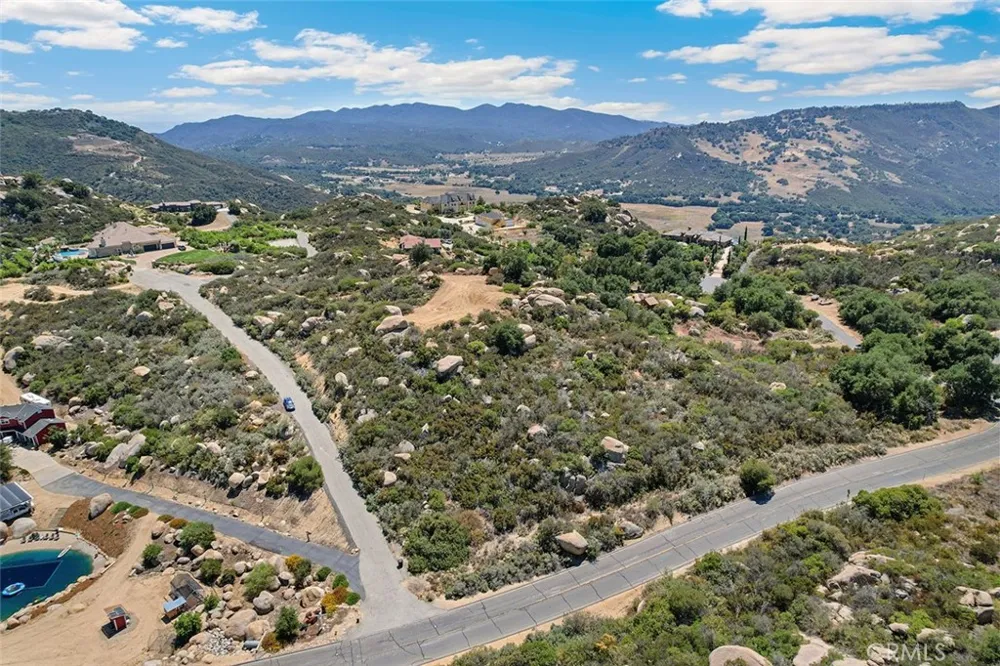 42125 Angels Peak Court Murrieta, CA 92562