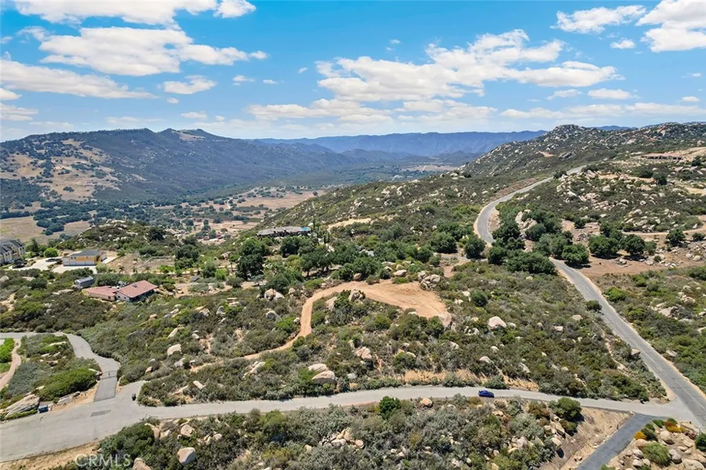 42125 Angels Peak Court Murrieta, CA 92562