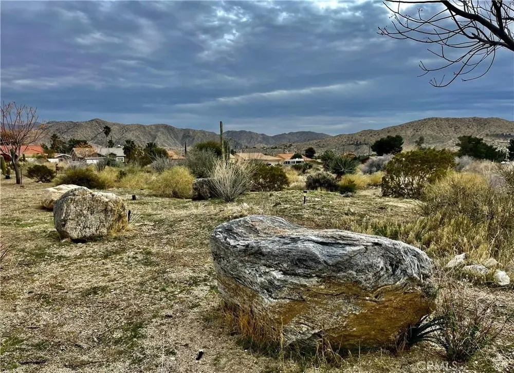 11040 Mescalero Avenue Morongo Valley, CA 92256
