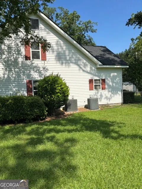 29 GROVE LN Claxton, GA 30417