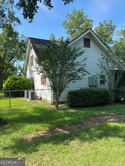 29 GROVE LN Claxton, GA 30417