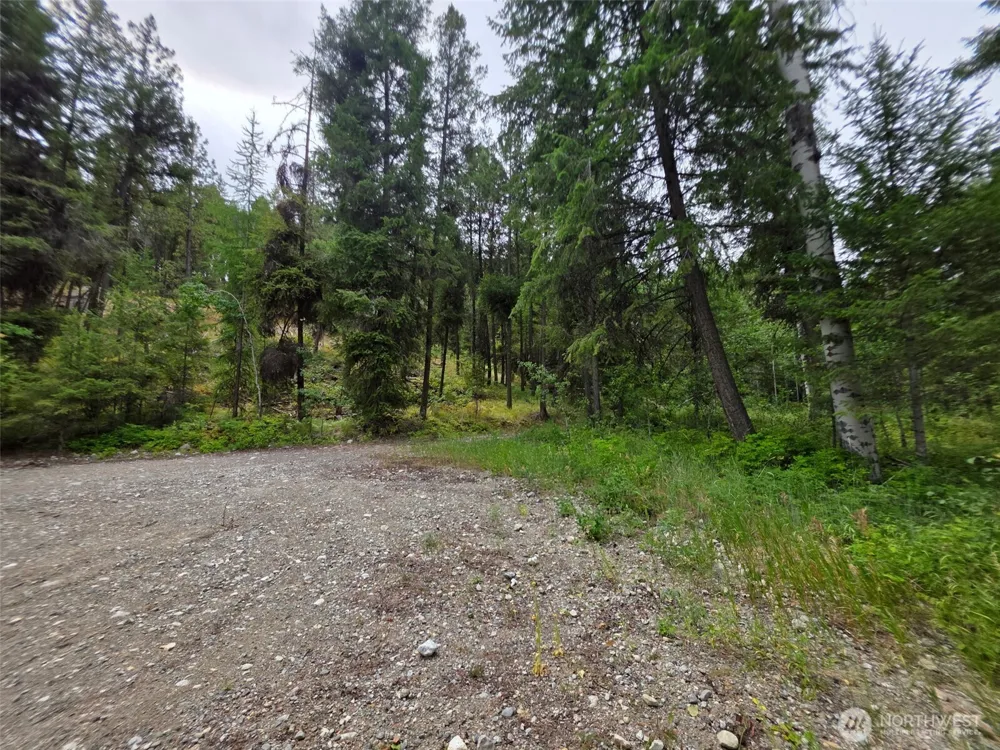 25 Outback Road Oroville, WA 98844