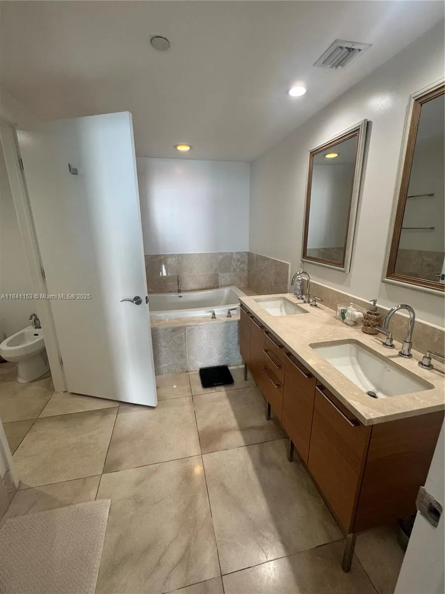 17001 Collins Ave #1002 Sunny Isles Beach, FL 33160