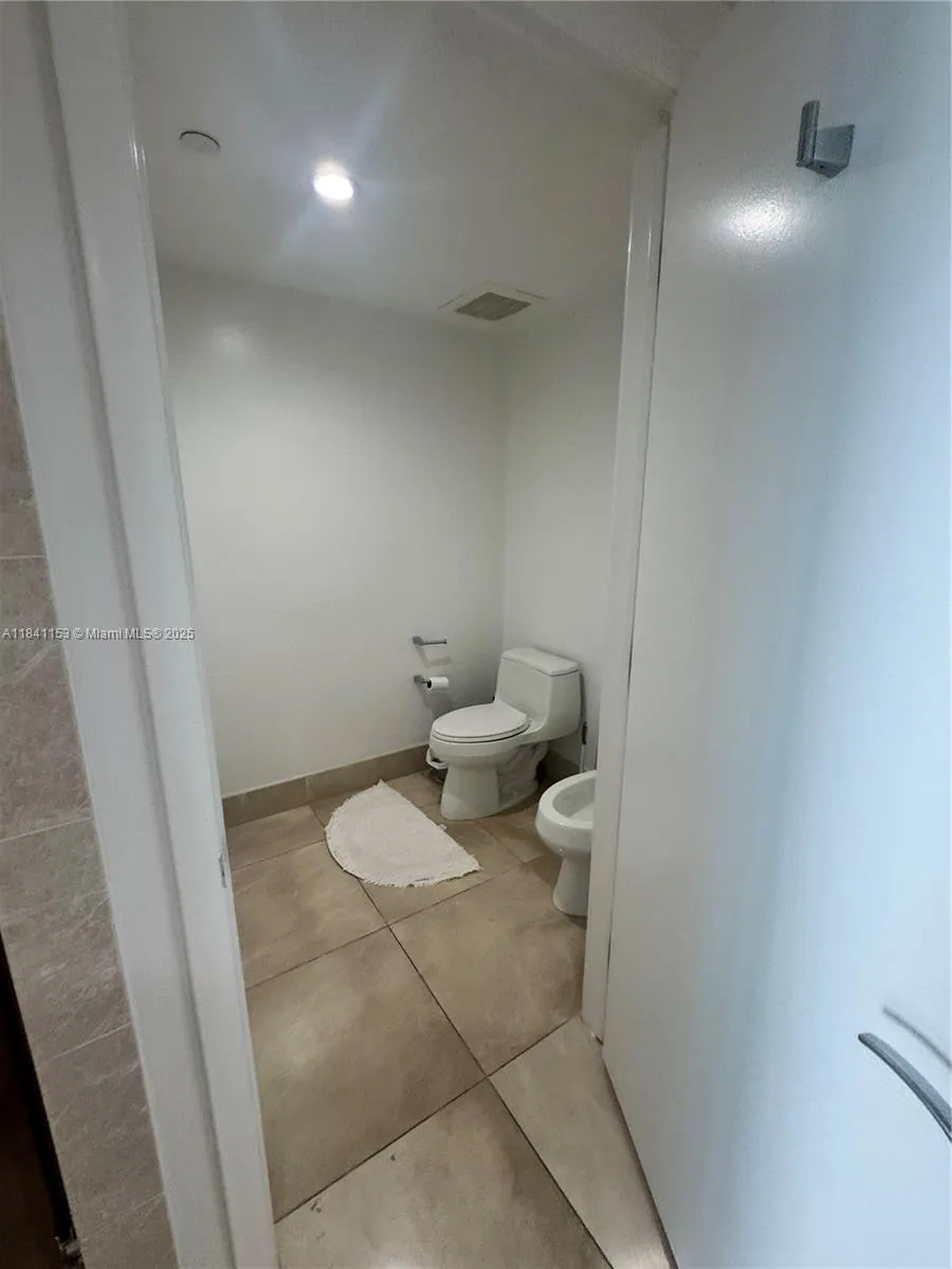 17001 Collins Ave #1002 Sunny Isles Beach, FL 33160
