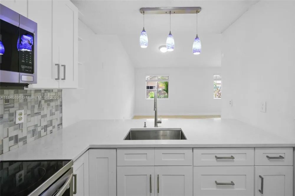 6322 Royal Woods Dr Fort Myers, FL 33908