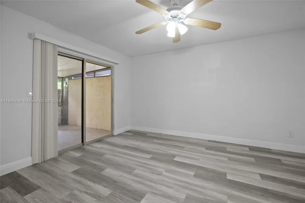 6322 Royal Woods Dr Fort Myers, FL 33908