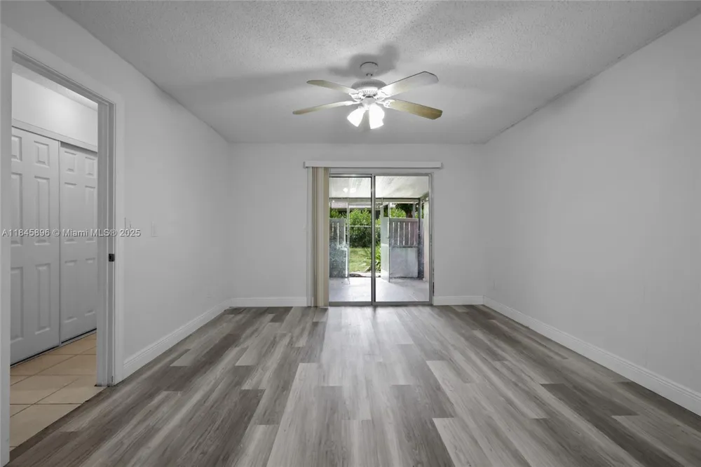 6322 Royal Woods Dr Fort Myers, FL 33908