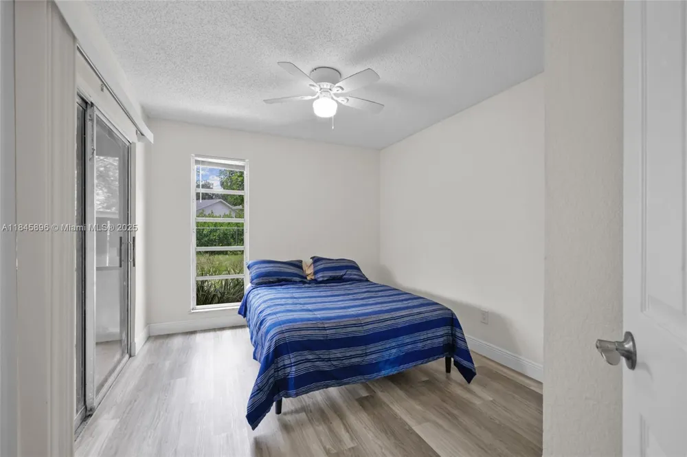 6322 Royal Woods Dr Fort Myers, FL 33908