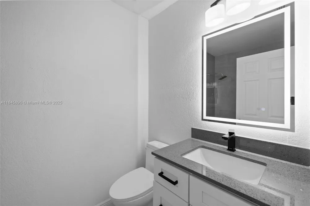 6322 Royal Woods Dr Fort Myers, FL 33908