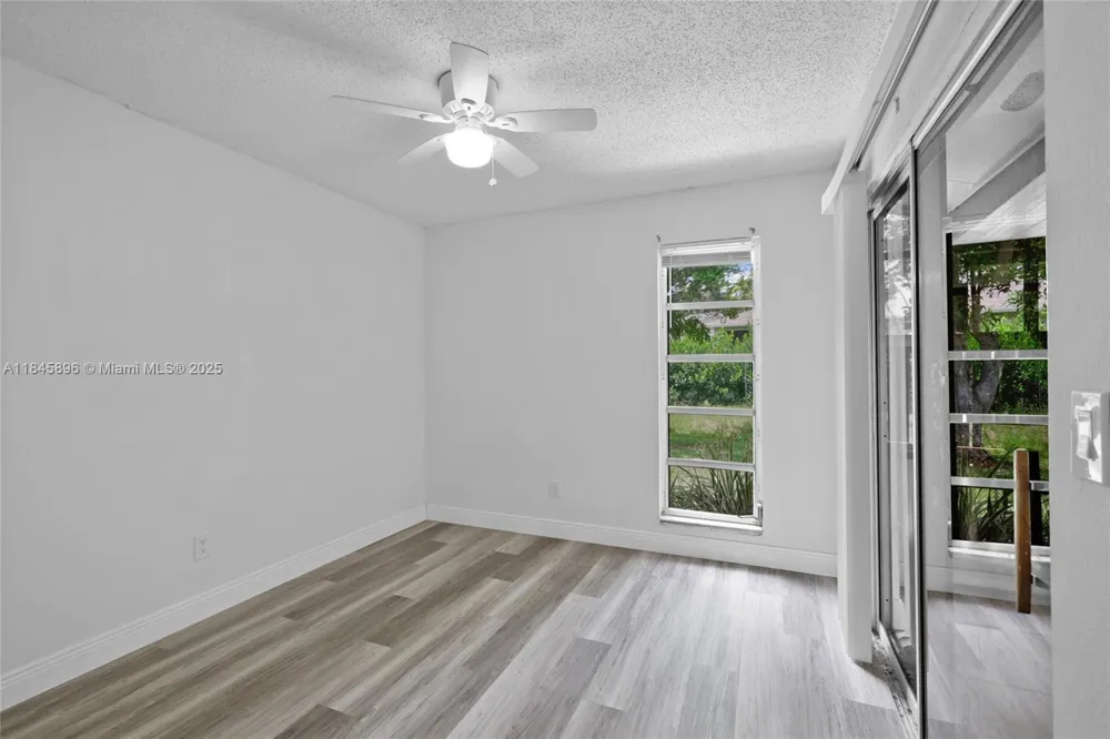 6322 Royal Woods Dr Fort Myers, FL 33908