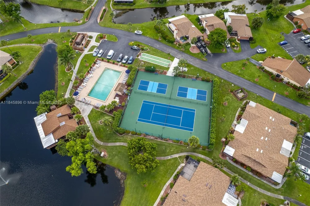 6322 Royal Woods Dr Fort Myers, FL 33908