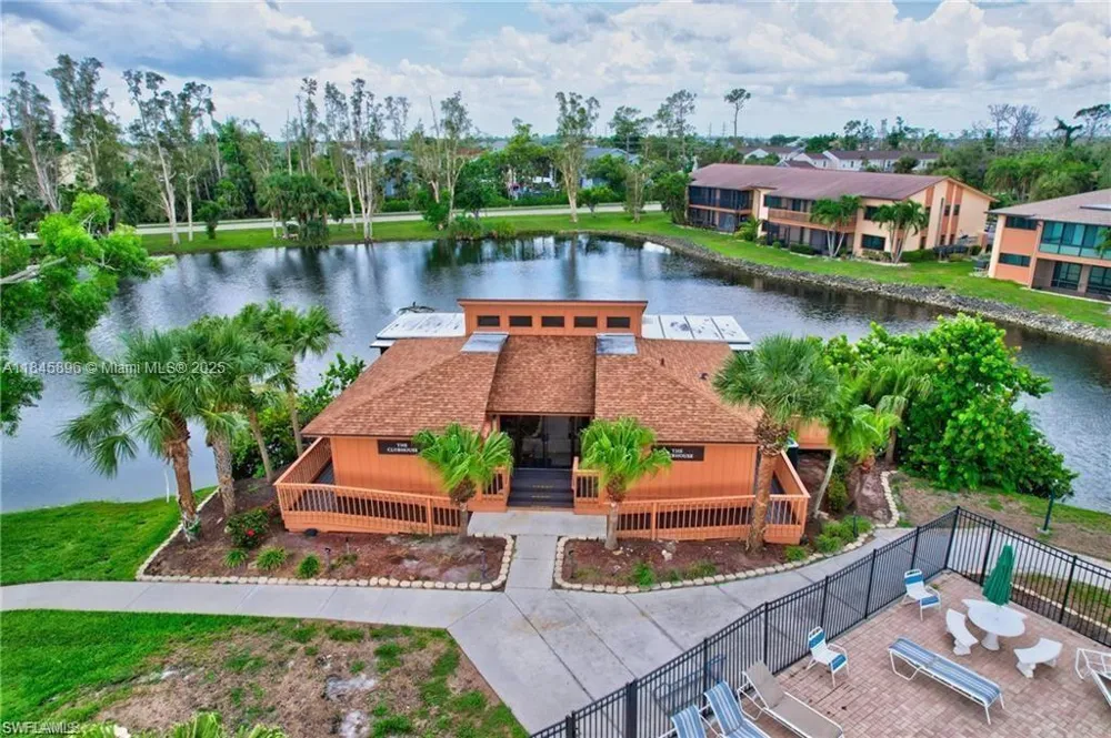 6322 Royal Woods Dr Fort Myers, FL 33908