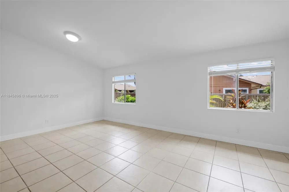 6322 Royal Woods Dr Fort Myers, FL 33908
