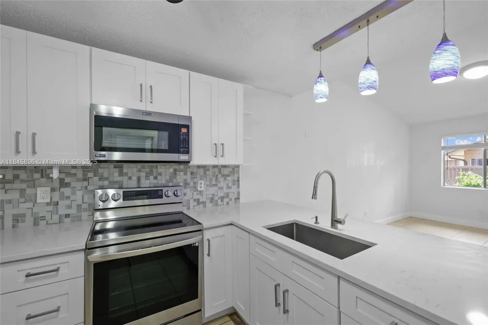 6322 Royal Woods Dr Fort Myers, FL 33908