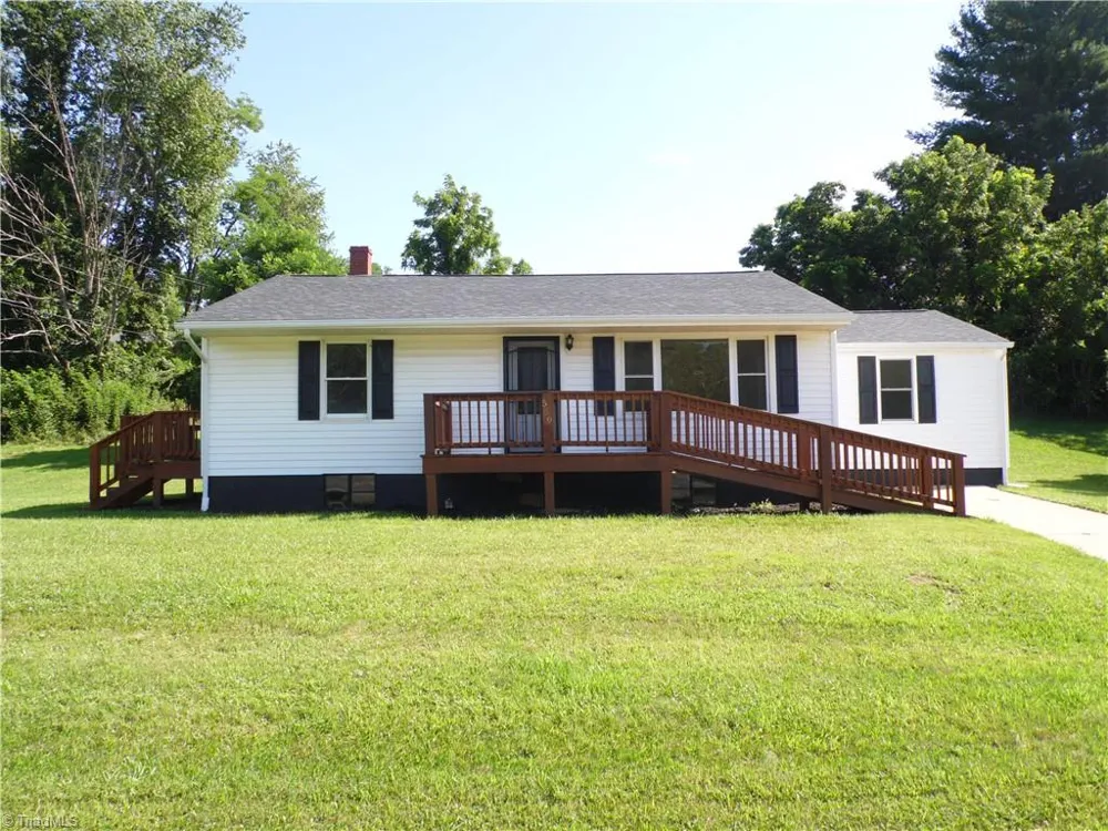 569 Sparta Parkway Sparta, NC 28675
