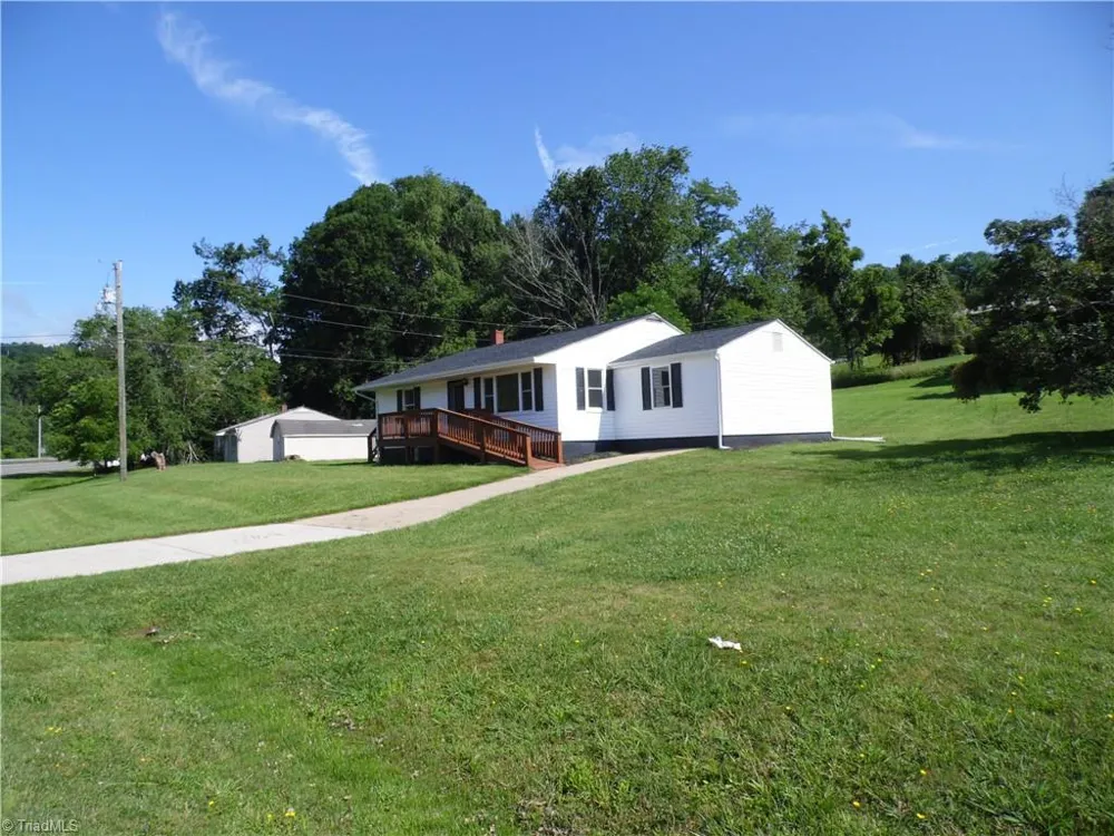 569 Sparta Parkway Sparta, NC 28675