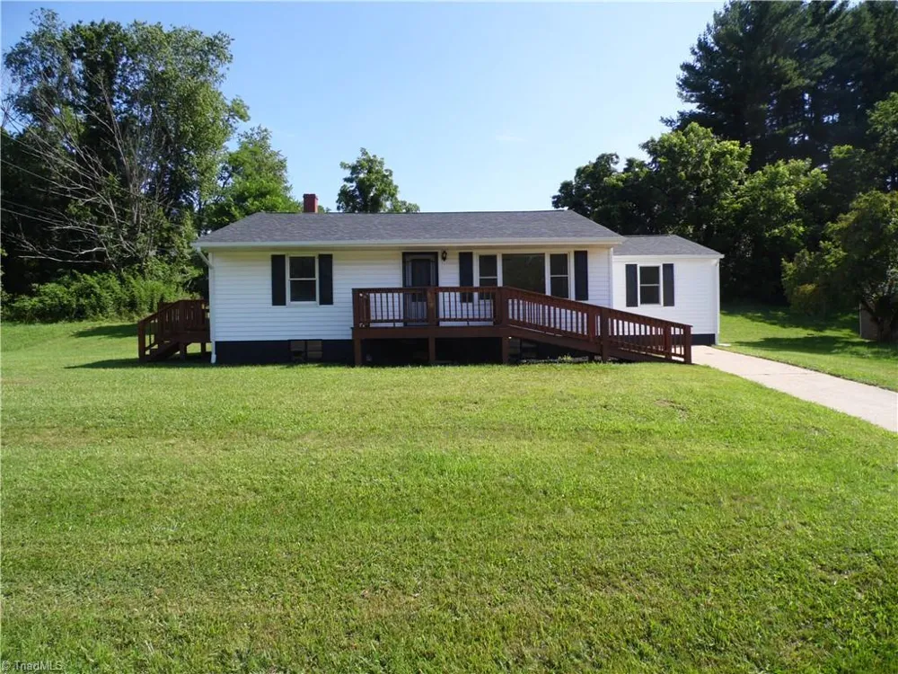 569 Sparta Parkway Sparta, NC 28675