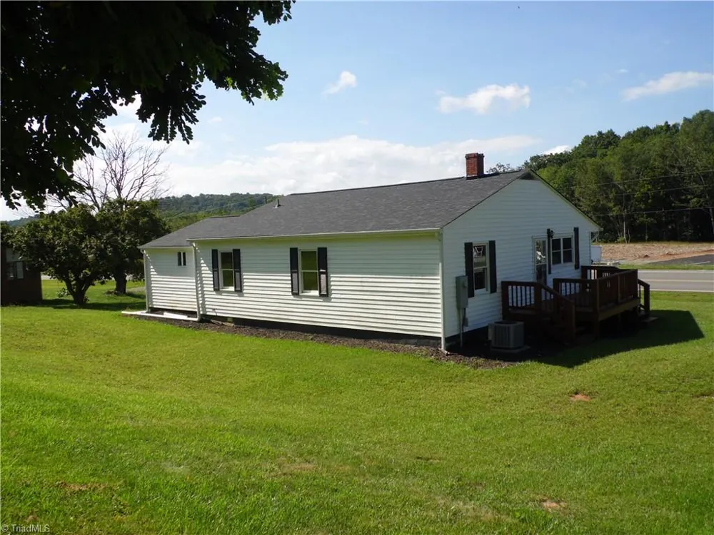 569 Sparta Parkway Sparta, NC 28675