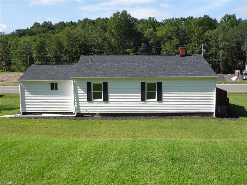 569 Sparta Parkway Sparta, NC 28675