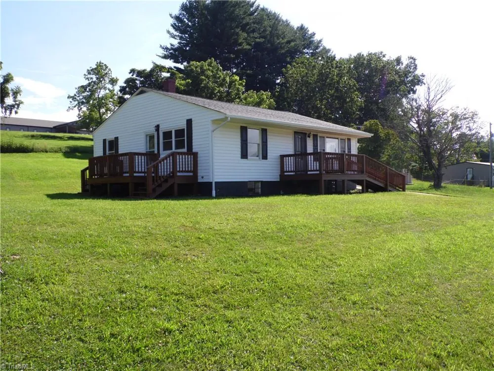 569 Sparta Parkway Sparta, NC 28675