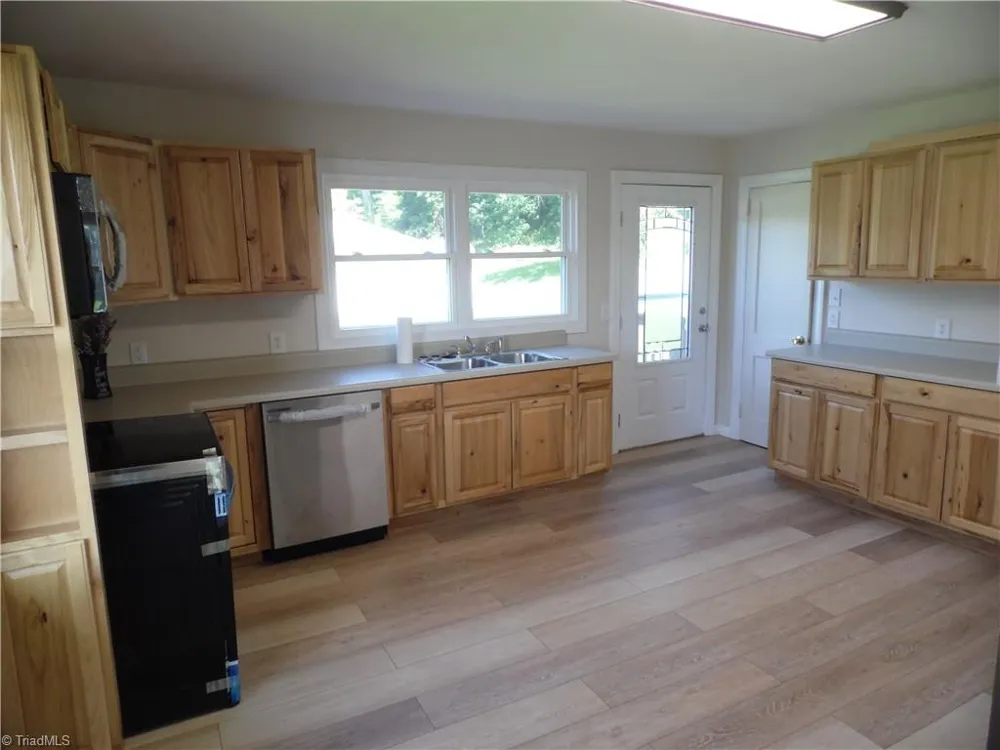 569 Sparta Parkway Sparta, NC 28675