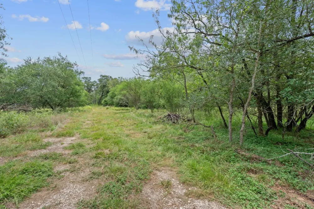 3597 Baker Road Kingsbury, TX 78638
