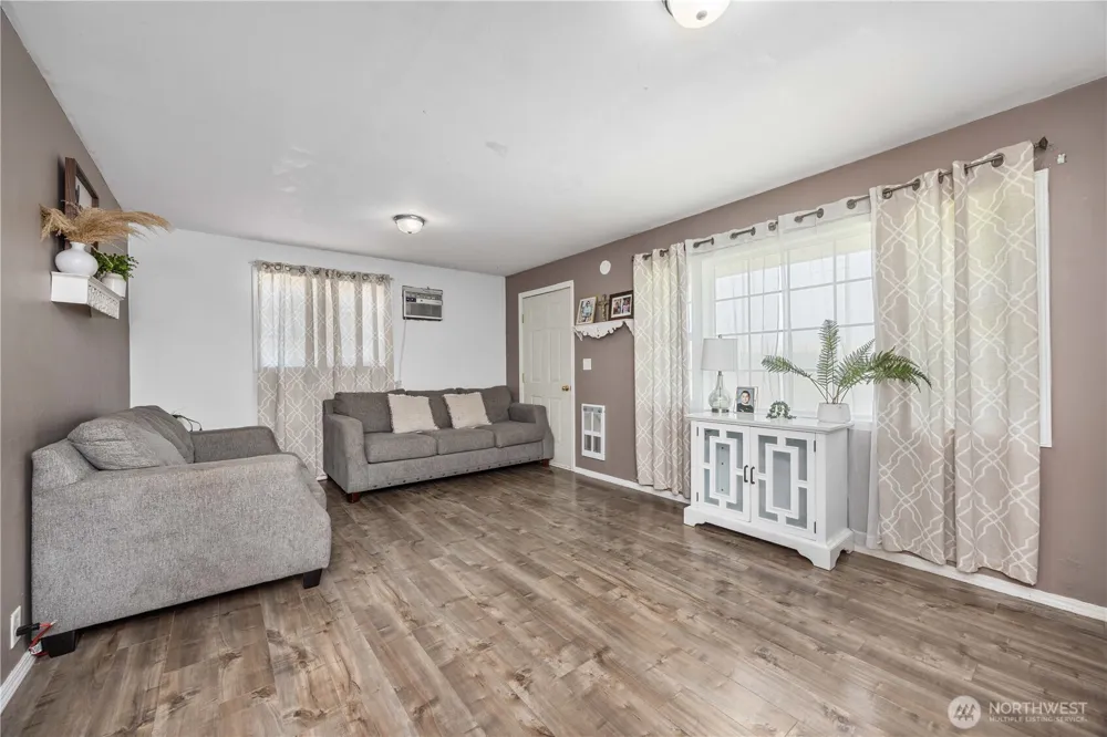 19527 Road 10.5 NW Quincy, WA 98848