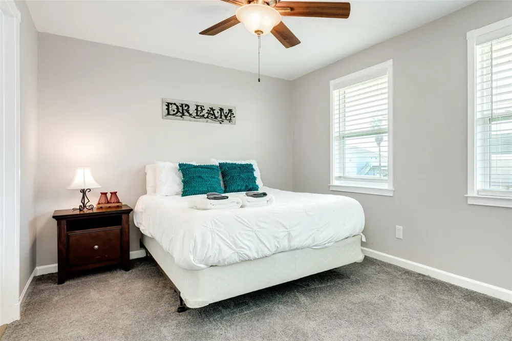 4421 Pelican Road Jamaica Beach, TX 77554