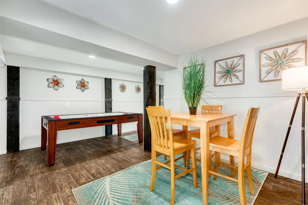 4421 Pelican Road Jamaica Beach, TX 77554