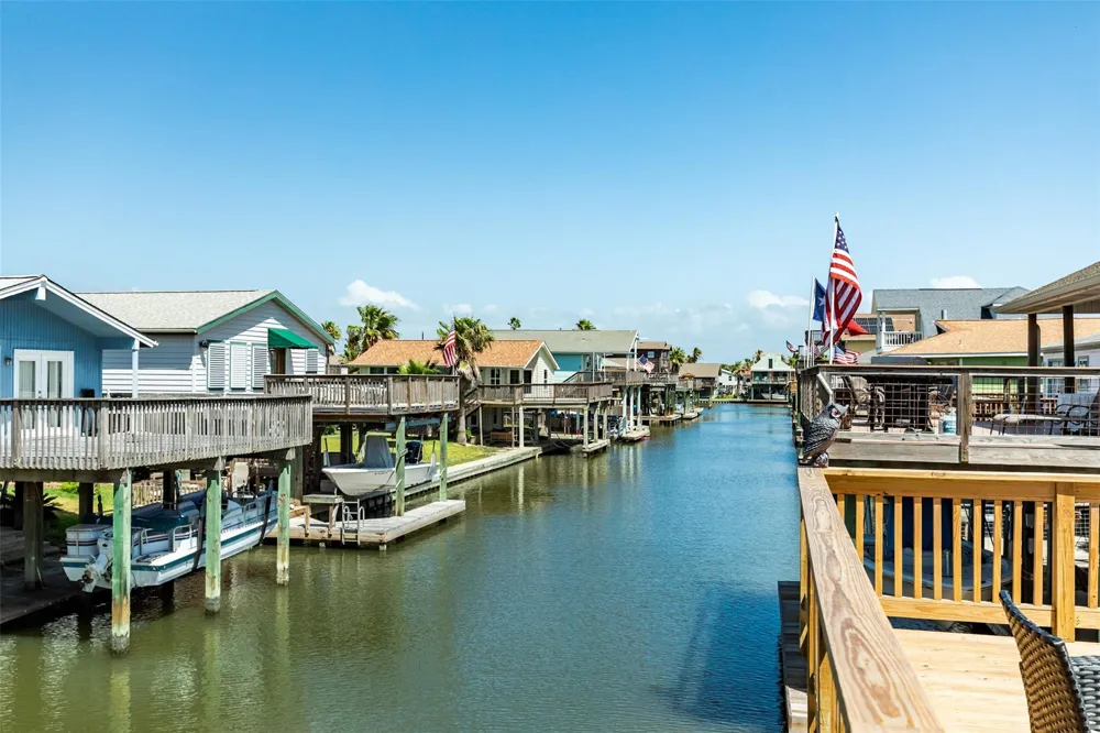 4421 Pelican Road Jamaica Beach, TX 77554