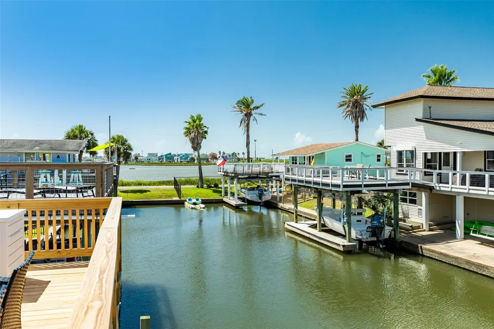 4421 Pelican Road Jamaica Beach, TX 77554