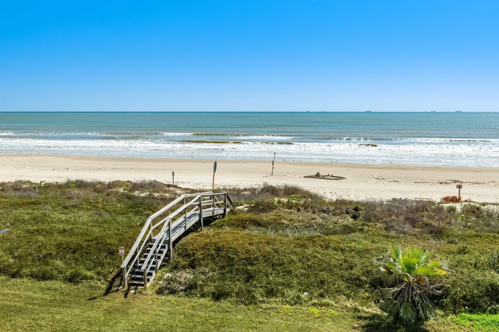 101 Pelican Place #7 Surfside Beach, TX 77541