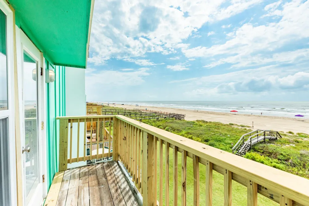 101 Pelican Place #7 Surfside Beach, TX 77541