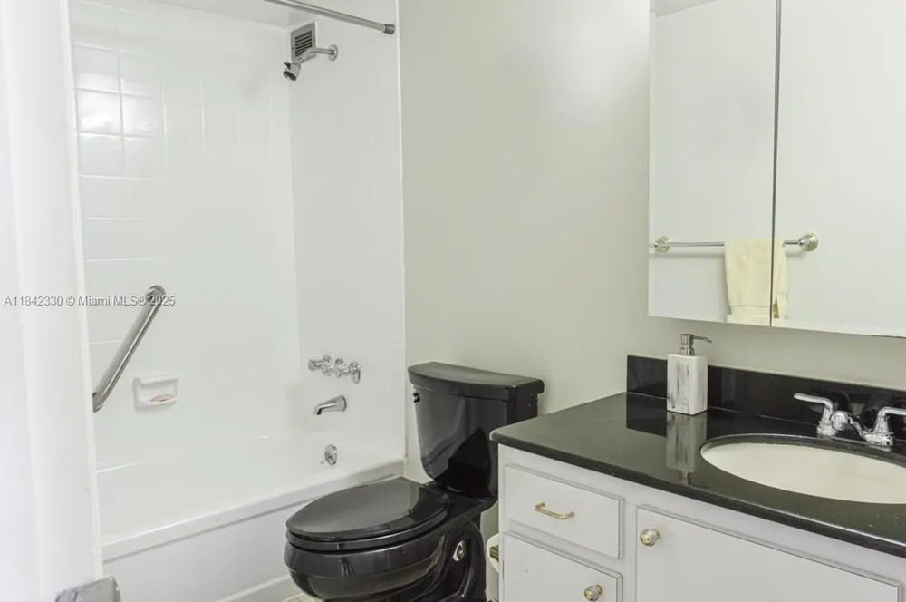 2780 NE 183rd St #1001 Aventura, FL 33160