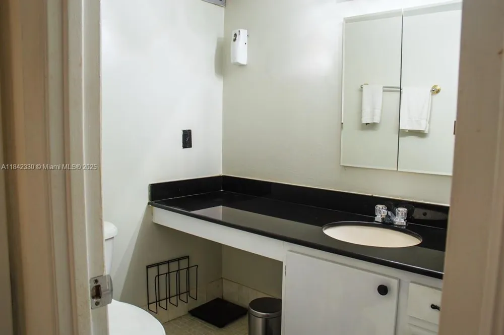 2780 NE 183rd St #1001 Aventura, FL 33160