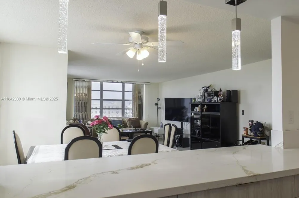 2780 NE 183rd St #1001 Aventura, FL 33160