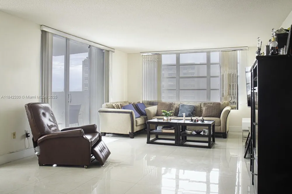 2780 NE 183rd St #1001 Aventura, FL 33160