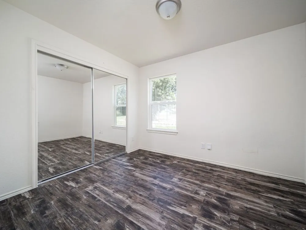 230 Debus Drive #101 B Taylor, TX 76574