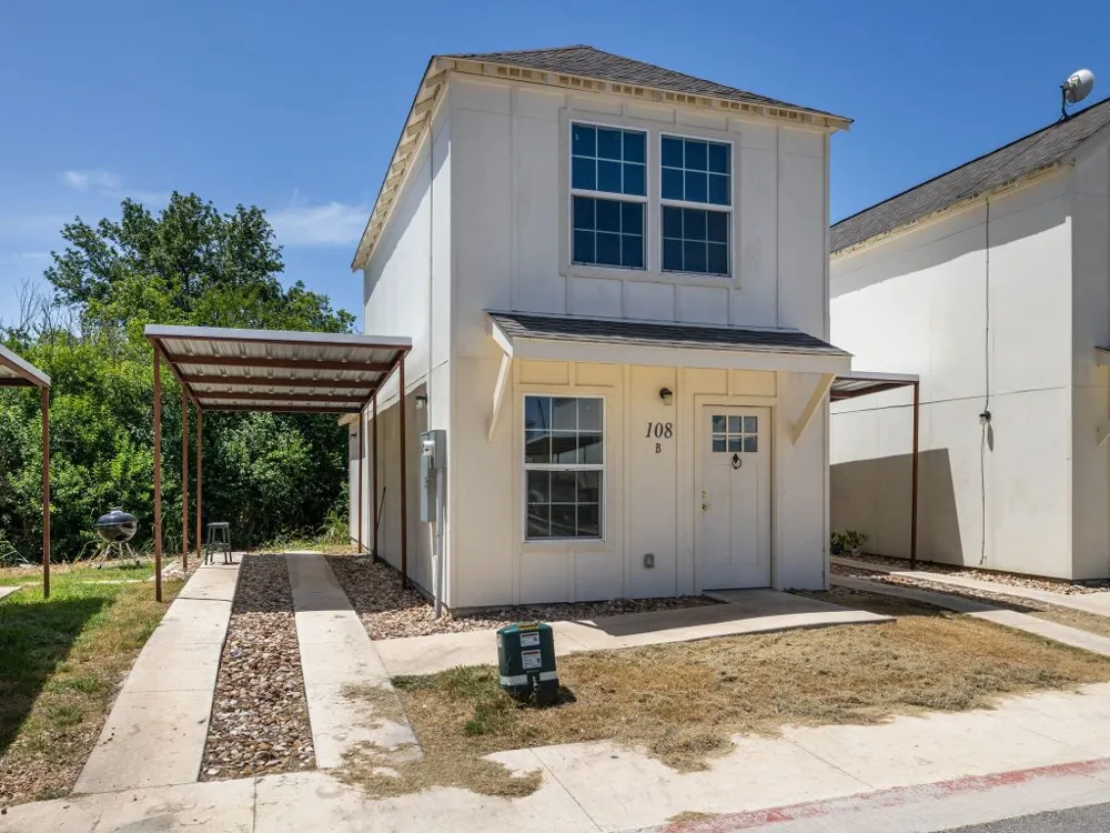 230 Debus Drive #108 B Taylor, TX 76574