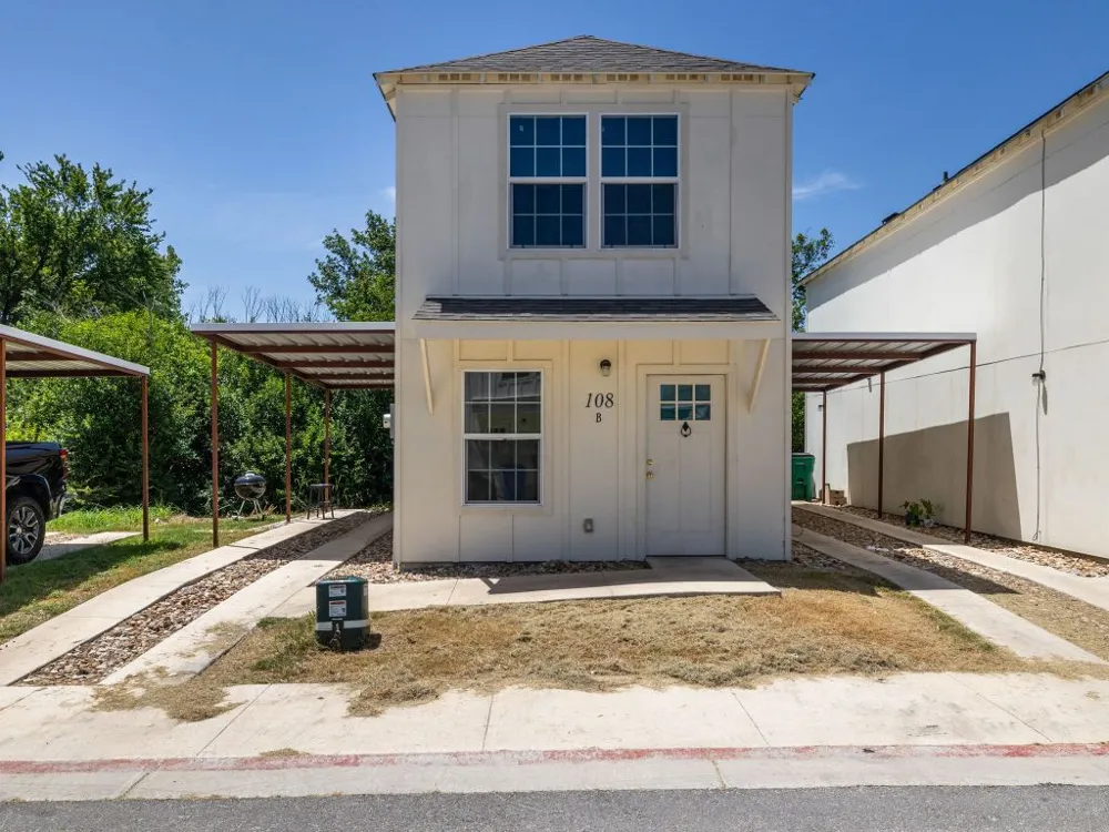 230 Debus Drive #108 B Taylor, TX 76574