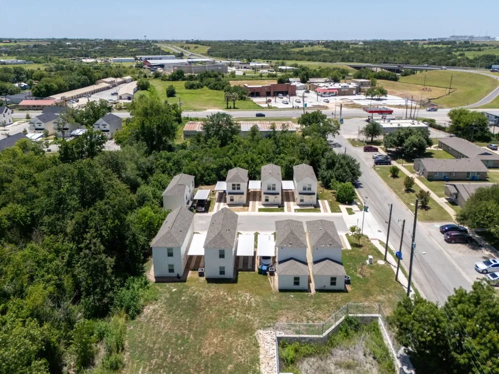 230 Debus Drive #108 B Taylor, TX 76574
