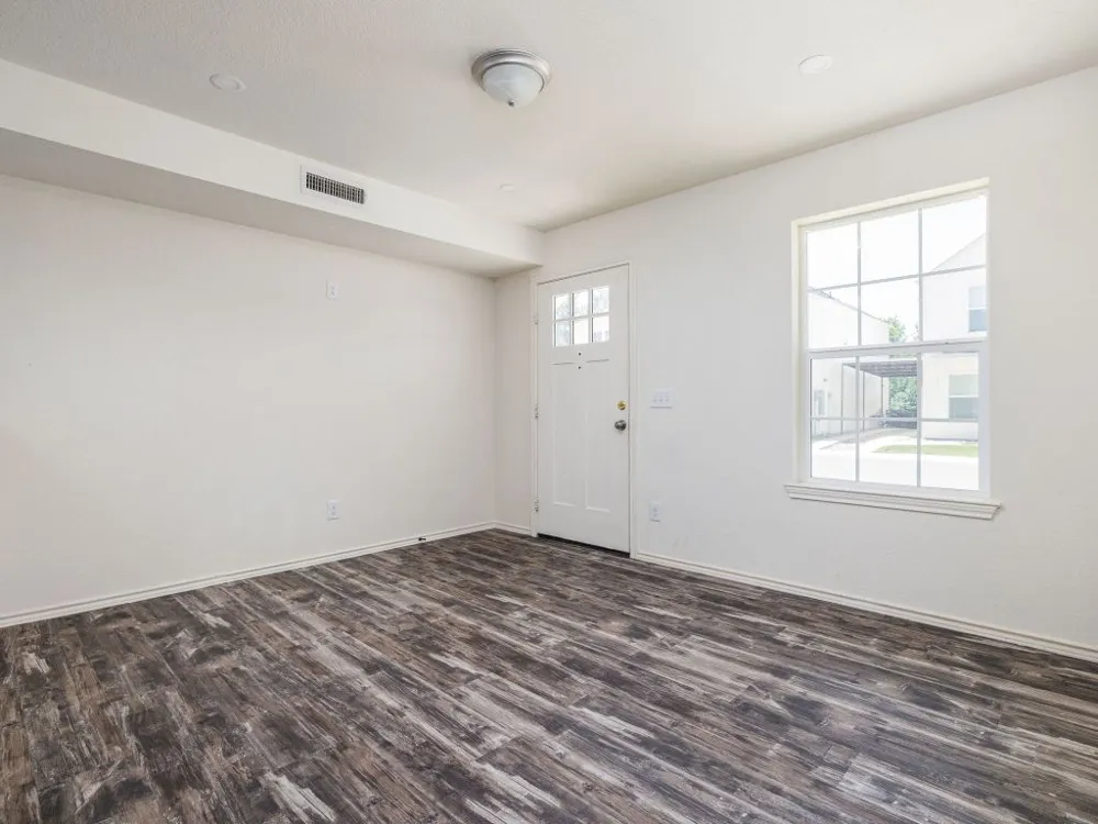230 Debus Drive #108 B Taylor, TX 76574