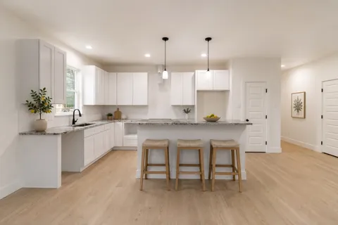 12 Meadow Oak Court